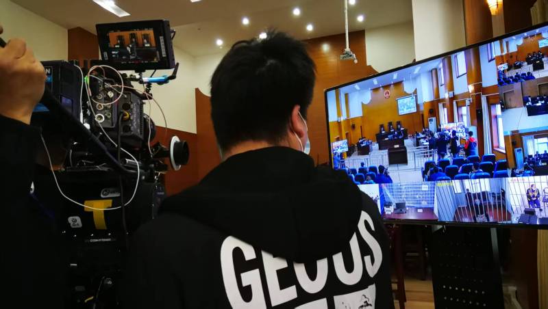 AI生成VS人工创意——昌吉广告片拍摄公司的技术浪漫主义实践